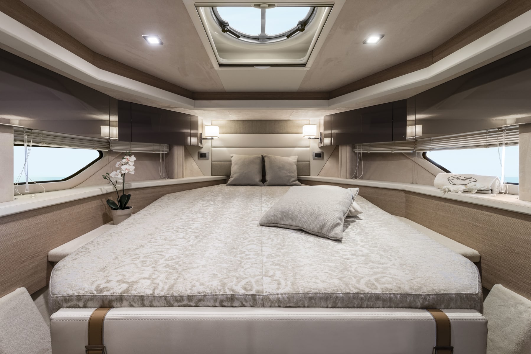 Cranchi Z35 charter boat in Opatija — view 8