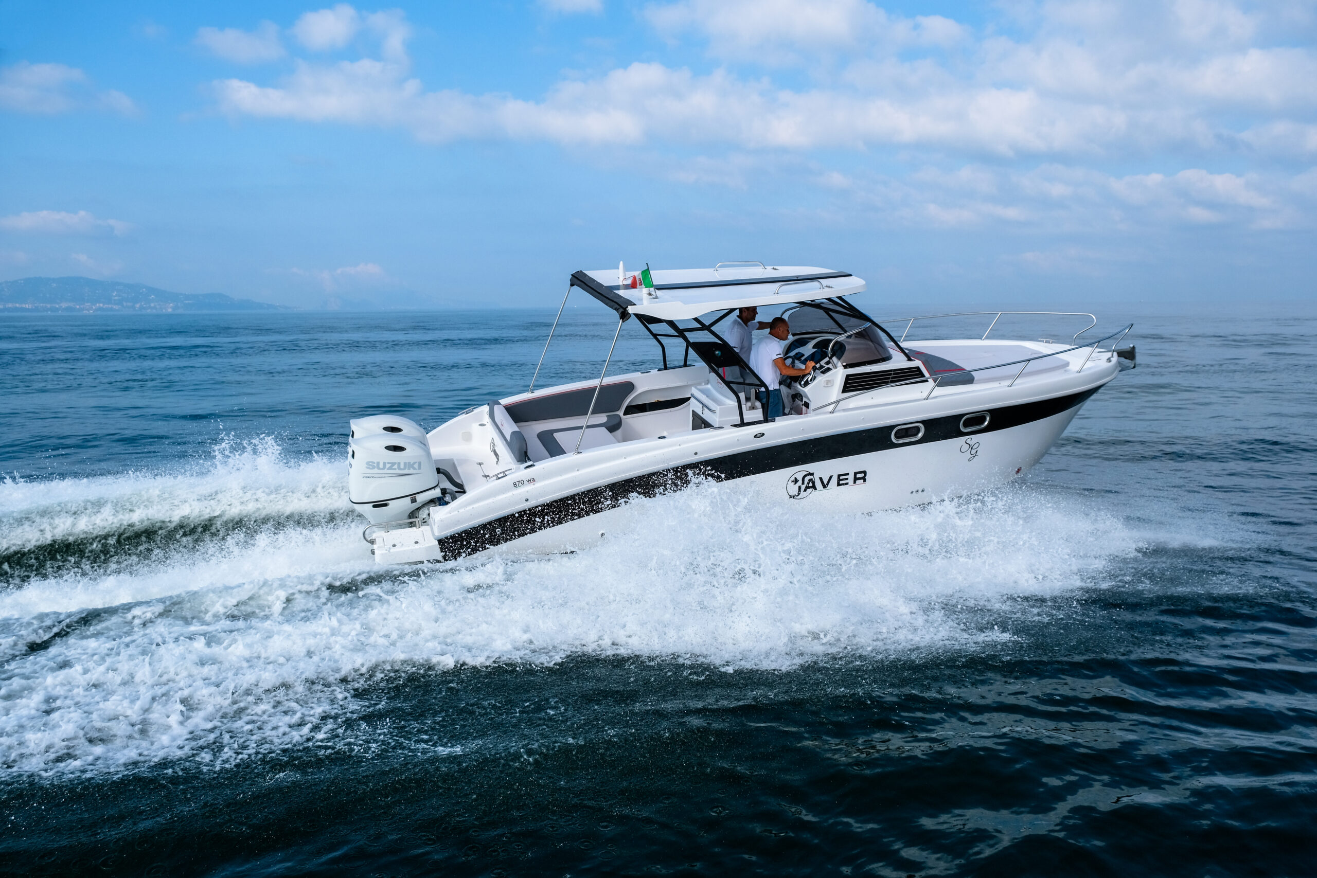 Saver 870 Walkaround - charter boat Opatija